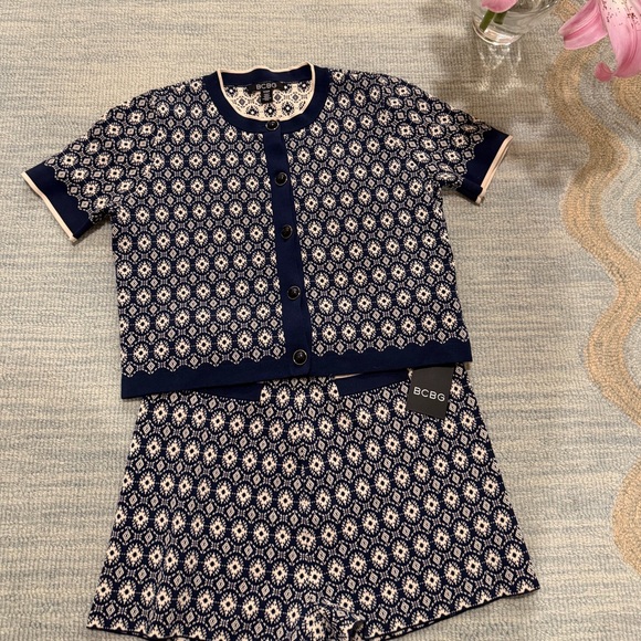 BCBG Blue Patterned Set - Picture 3 of 7